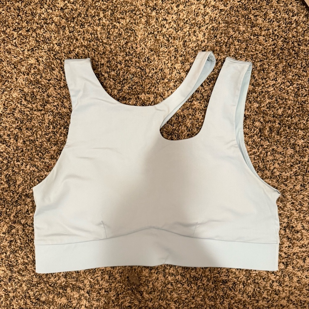 🪩Fabletics 2x light Blue Women's Sports Bra